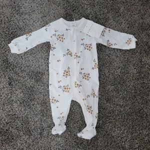 4 FOR $25🩷Baby footie sleeper bodysuit